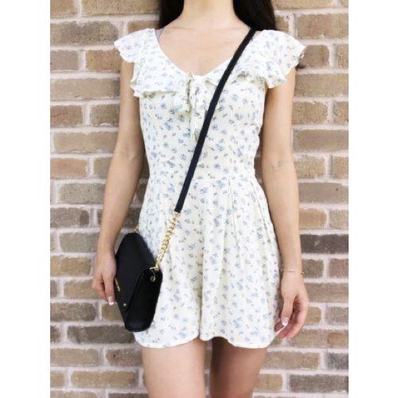 Micheal Kors clutch bag - Picture 2 of 8